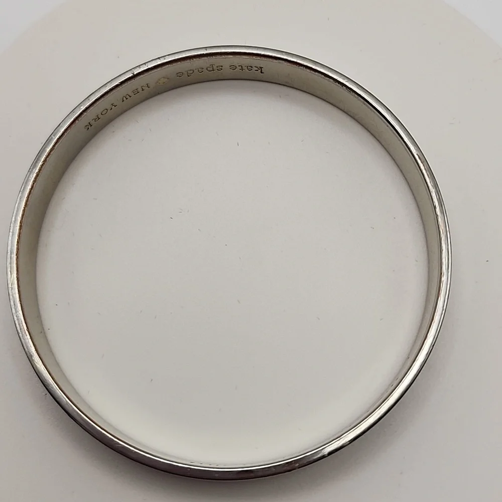 Kate Spade Approx 9 Inch Silver‎ Tone Bangle Bracelet "This Is The Year To..." - Picture 8 of 8